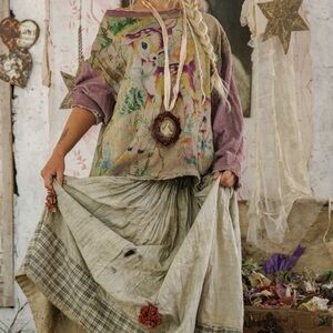 NWT Magnolia Pearl Dama Dama Hermosa Sweatshirt One Size Colorful